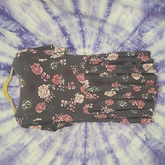 Torrid Women's Foral Flowy High Low Short Sleeve Top Size 00 M-L - Picture 7 of 10